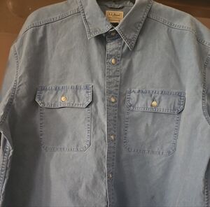 L.L.Bean Chambray Work Shirt Mens Large Blue Traditional Fit Cotton Button Down